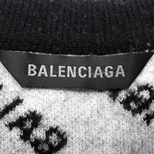 BALENCIAGA ロゴ入り長袖ニットセーター BALENCIAGA】LOGOMANIA ALL OVER 長袖セーター ロゴ (BALENCIAGA