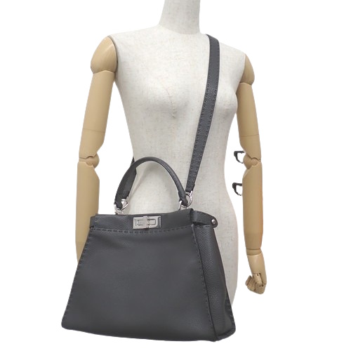 極上 FENDI ピーカーブー レギュラー セレリア ショルダーバッグ 2way FENDI 【極美品】 フェンディ ピーカブー セレリア ミディアム