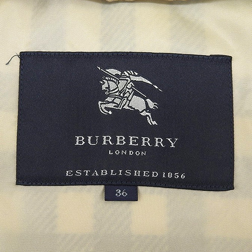 BURBERRY(バーバリー) ファー付きトレンチコート アウター