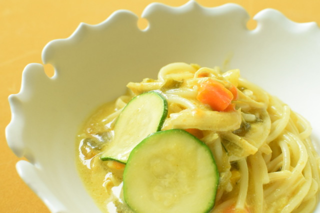 ズッキーニのカレークリームパスタ２