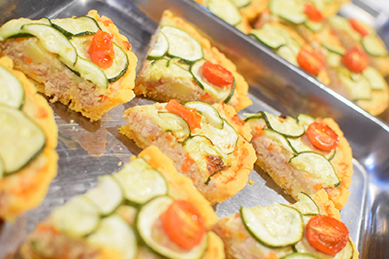 季節野菜ズッキーニとチキンのキッシュ