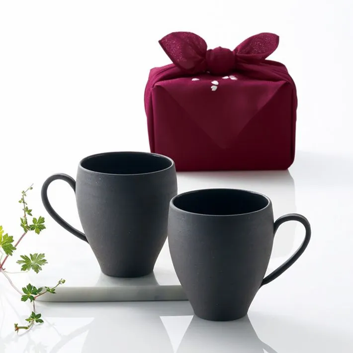 京都 きらら坂 清水焼 漆黒 (しっこく)  マグカップペア KL-1209 引出物 結婚 出産 新築 御祝 ギフト プレゼント ランキング 贈答品 贈り物 食器 和陶器 洋陶器 コーヒーカップ 人気 通販 誕生日 母の日 父の日 敬老の日 クリスマス