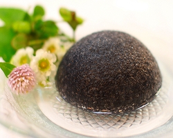 アレンス洗顔スポンジ　炭　丸型