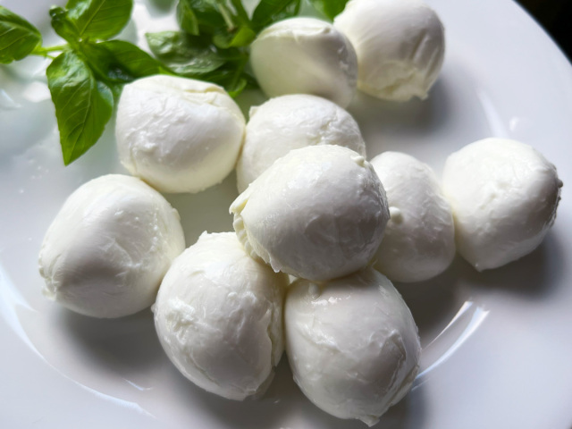 ラッテリーア ソッレンティーナ　冷凍　牛乳モッツァレッラ　ひとくちサイズ　250g　16袋セット　2035 食材詳細 | 業務用食材検索サイト 食材プロ