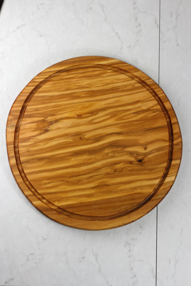 円形カッティングボード (溝付き) アルテレニョ社 イタリア製 (Italian olive fluted round board made by Arte Legno) 商品
