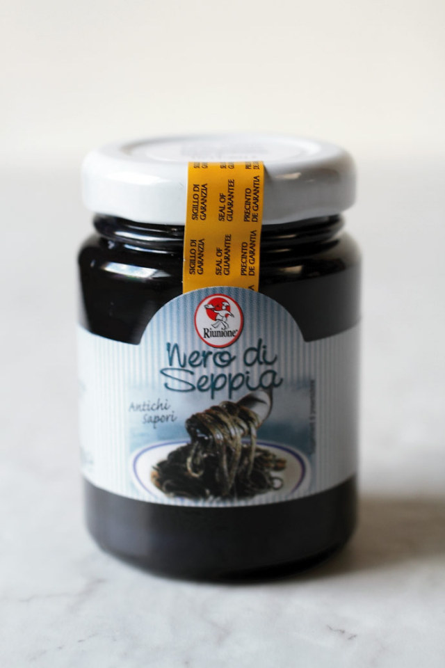 地中海で取れたイカのイカスミのペースト ラ リウニオーネ社 (Squid ink paste from Mediterranean by La Riunione) 商品