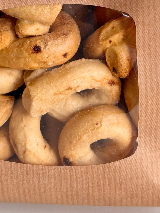 イタリアの伝統的なスナック「タラッリ 玉ねぎ味」イタリア産