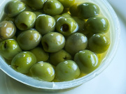 イタリア産の種なしオリーブ塩漬け