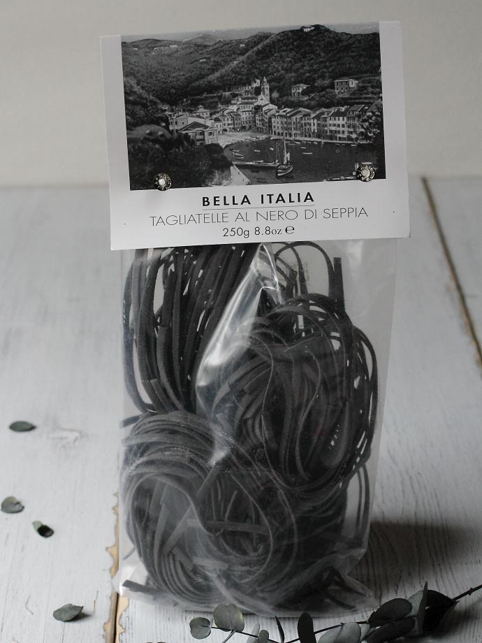 タリアテッレ・イカスミ入り Umbro社 250g (Tagliatelle al nero di seppia by Umbro Italy) イタリア産 商品