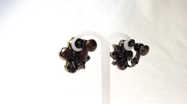 イヤリングALDANマルーンレッドメイン２