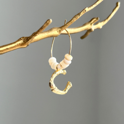 【サージカルステンレス】イニシャルピアス【メール便配送OK！送料250円】