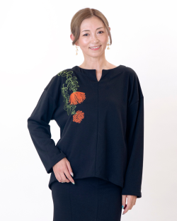 【Pukana2026秋冬】キーネック刺繍裏毛トップス　2640