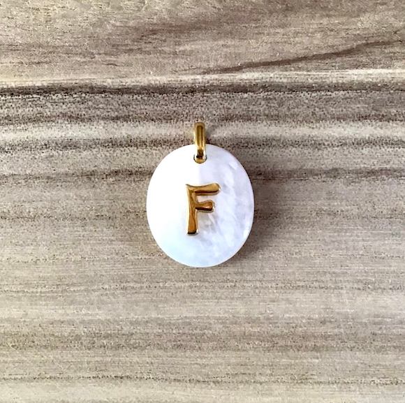 白蝶貝 イニシャルアクセサリー 【Bonny Port 】 ※ペンダントTopのみ