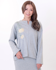 【Pukana2026秋冬】キーネック刺繍裏毛トップス　2640/A-ヘザーグレー
