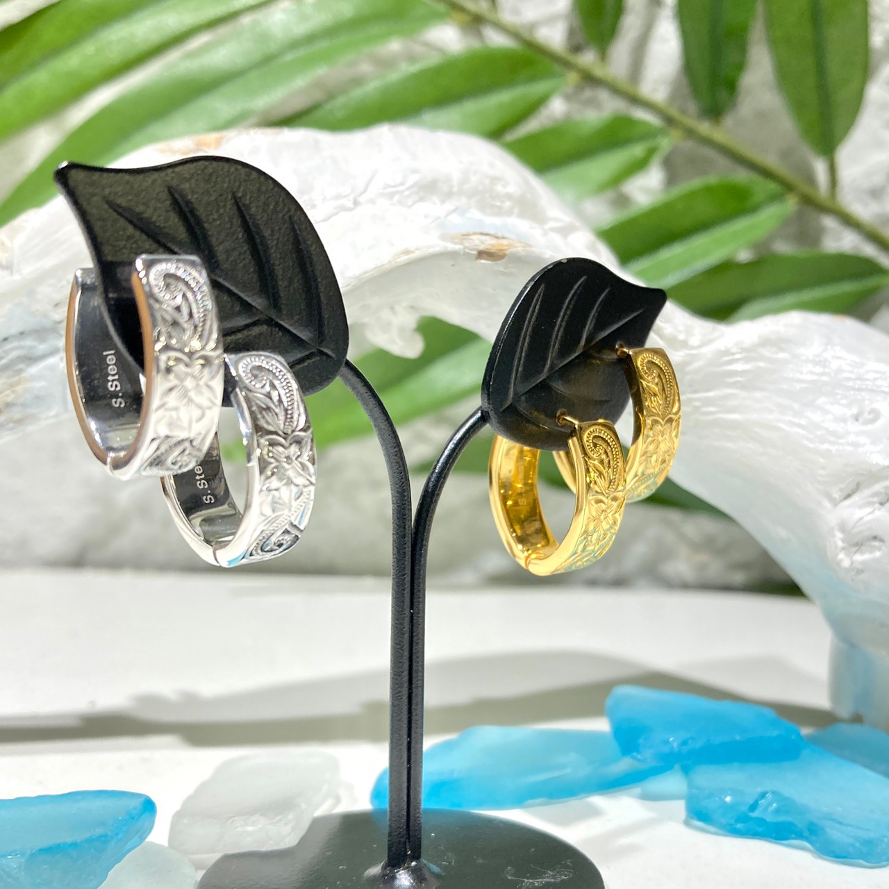 ■プルメリアスクロールスクエア GLD/SVピアス  一個売り