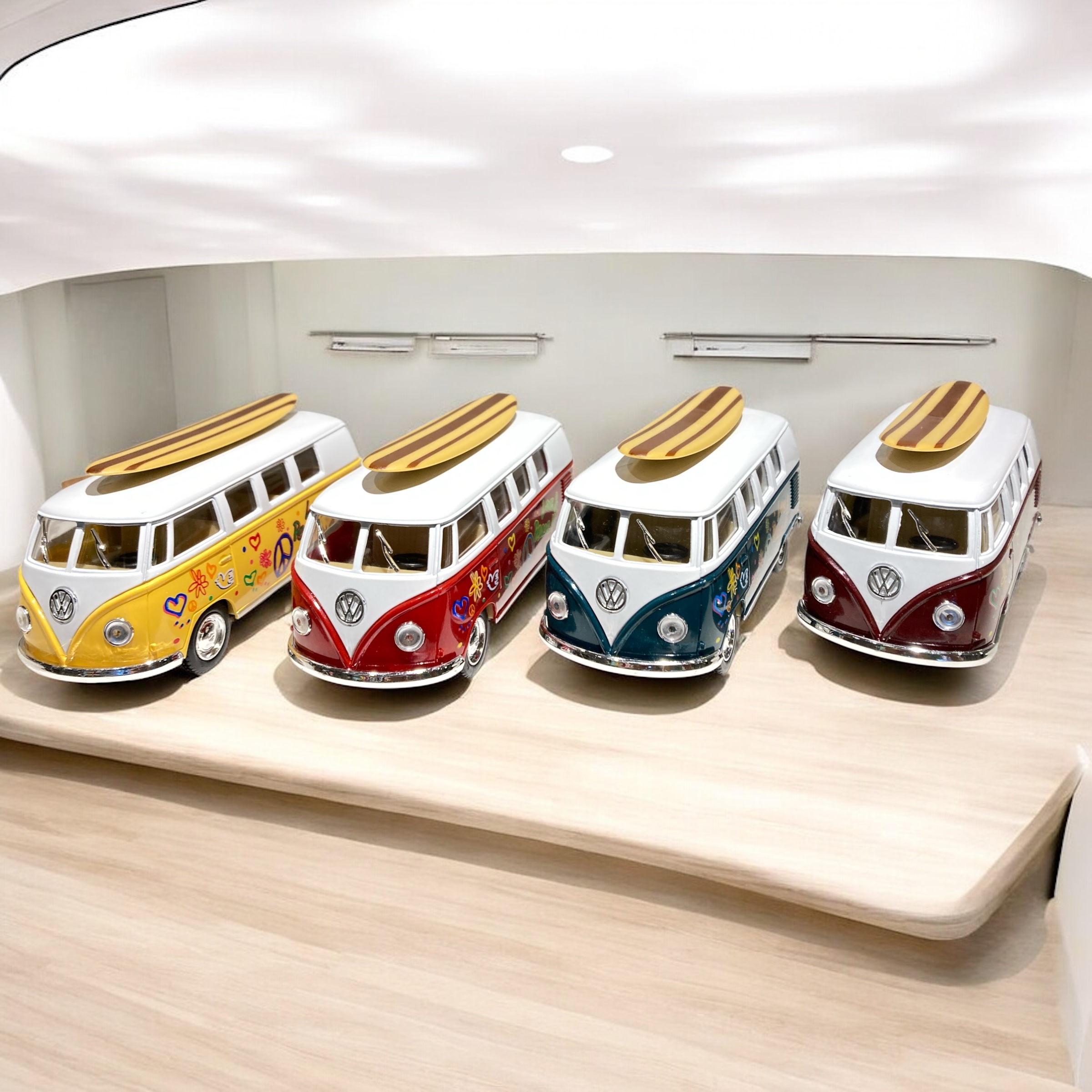 ダイキャストミニカー(M)1962 VW Classical Bus with Printing & Surfboard【ハワイアン雑貨】