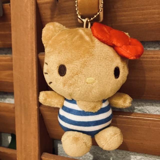 日焼けキティちゃん様 日焼けキティ ストラップ ハワイ限定 ストラップ付き「日焼け