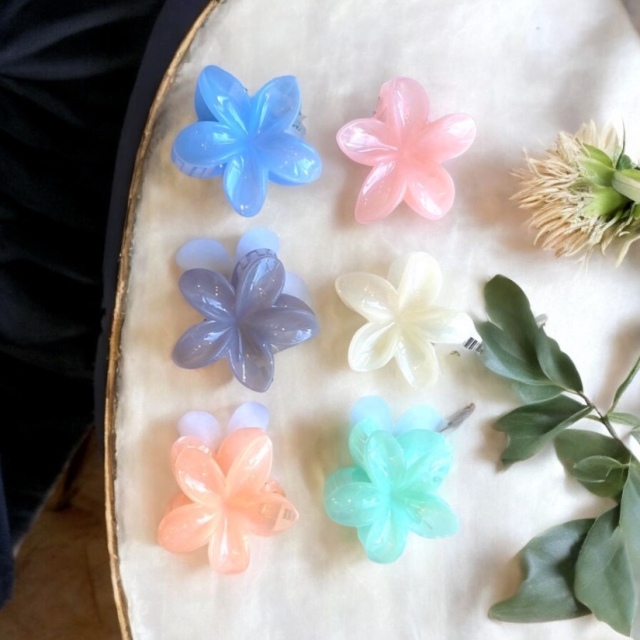 プルメリア　アクリルヘアクリップ