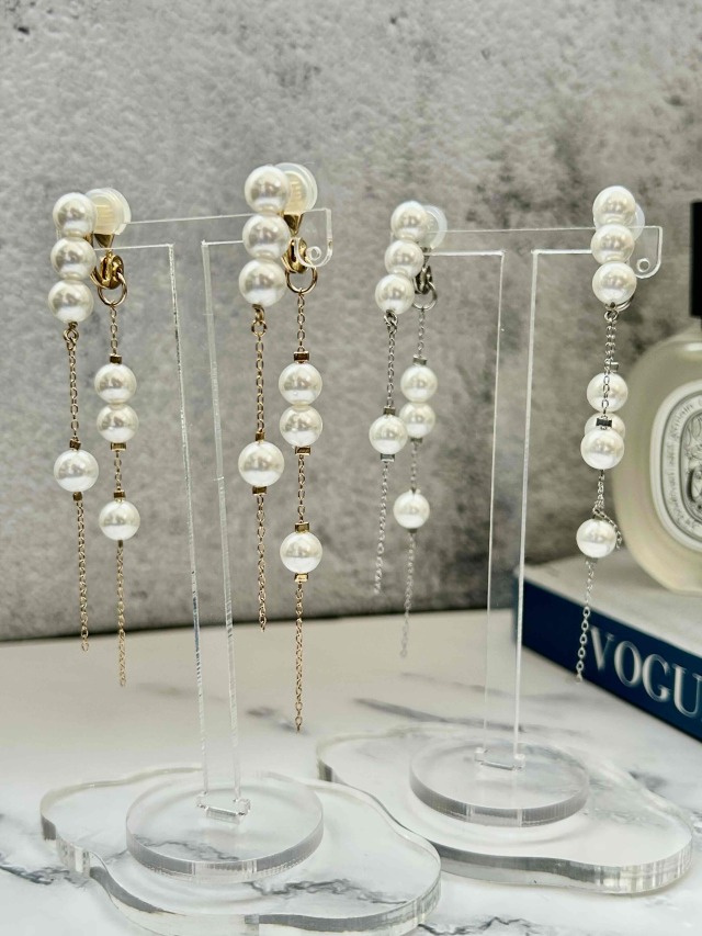 ピアスみたいに見えるイヤリング Jumping Pearl Long Earring