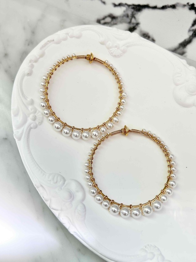 ピアスみたいに見えるイヤリング 華奢ミドルフープのマルチパールイヤリング