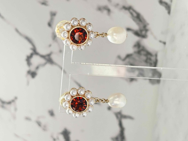 ピアスみたいに見えるイヤリング FLOWER SMILE EARRING