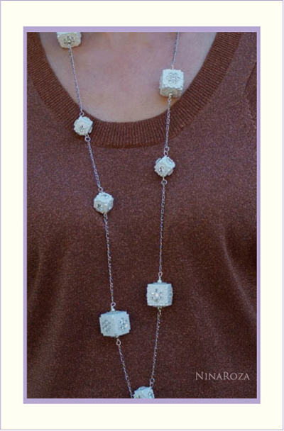 キューブで作ったロングネックレス