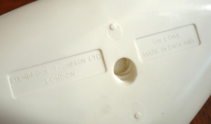 british United 灰皿　刻印