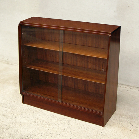 G-PLANガラス戸棚