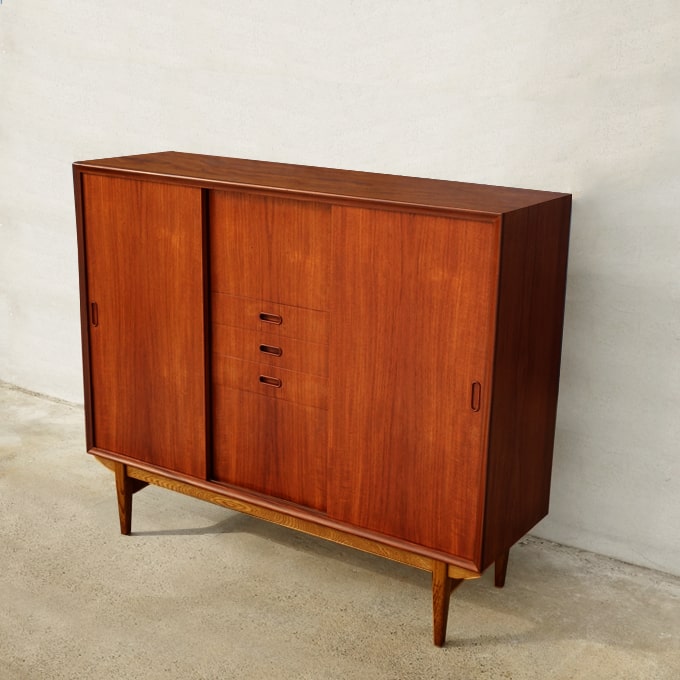 北欧ビンテージ木製キャビネット