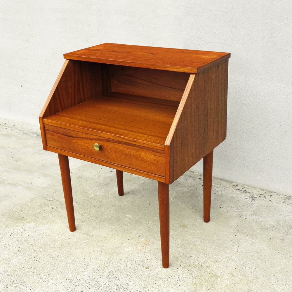 北欧ヴィンテージ木製ナイトテーブル