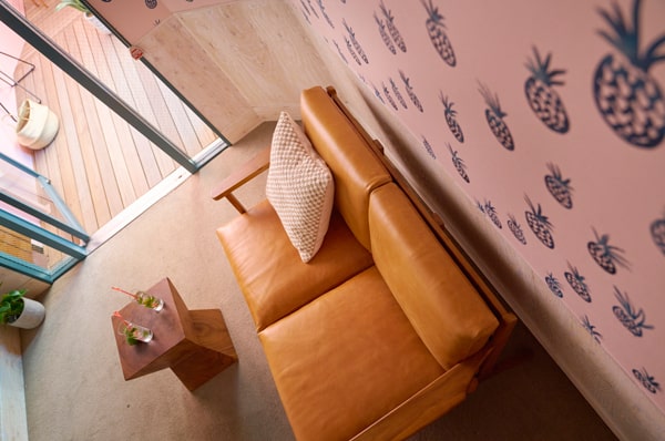 本革2シーターソファ　チーク木肘