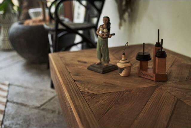 古材リメイクのローテーブル