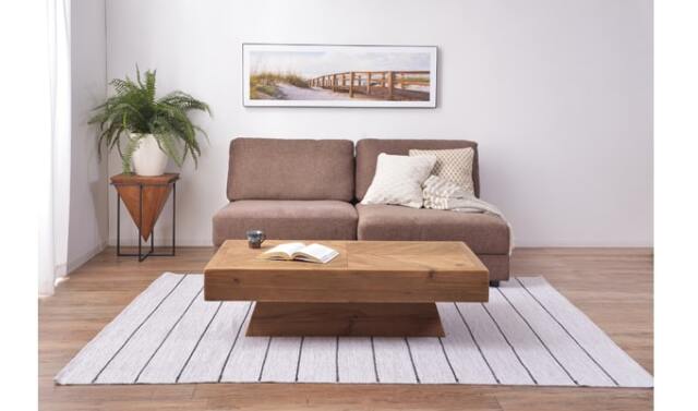 シンプルなボーダー柄ラグ