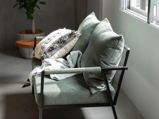 鉄脚ソファ側面