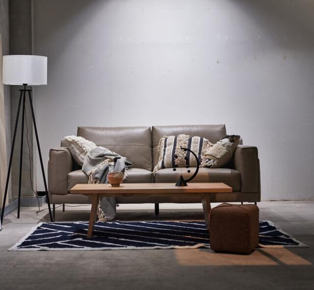 おしゃれなモノトーンラグ黒