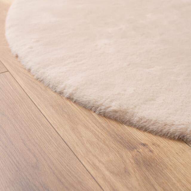 ふかふかのフェイクファーラグ