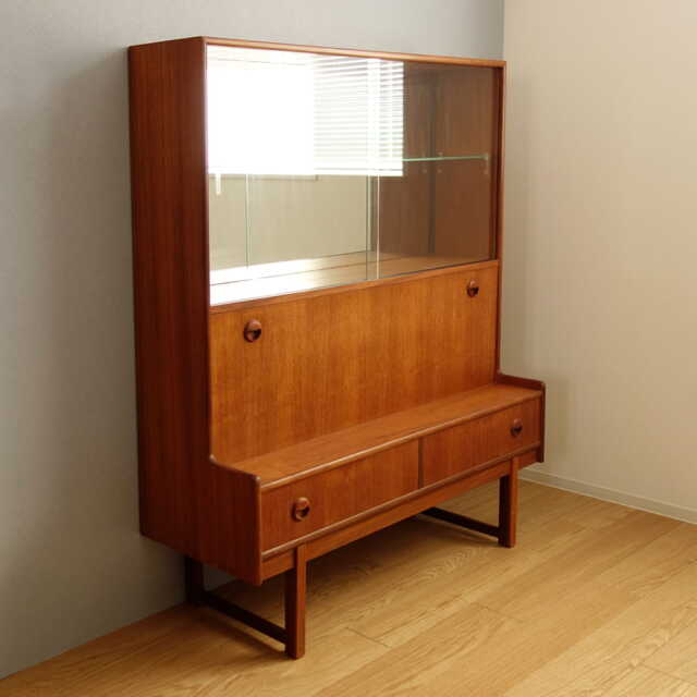 イギリス製ガラス戸棚ヴィンテージ