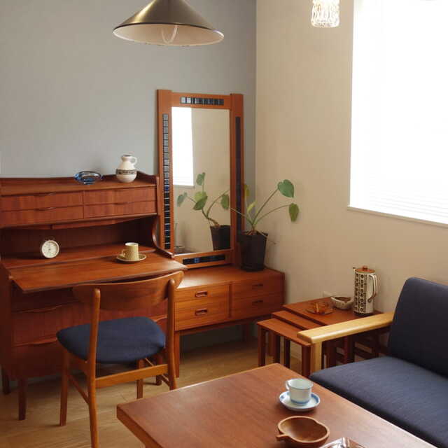 北欧ヴィンテージ　ミラーとローチェスト