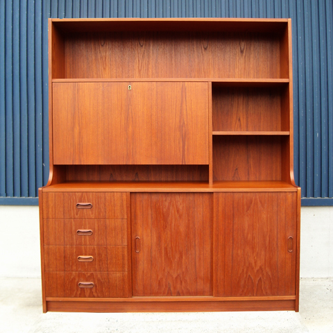 北欧家具　カップボード