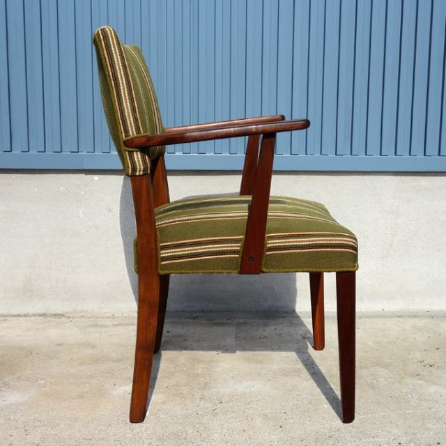 ビンテージ　アームチェア側面