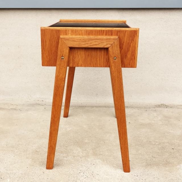 北欧サイドテーブル　ひきだし付き