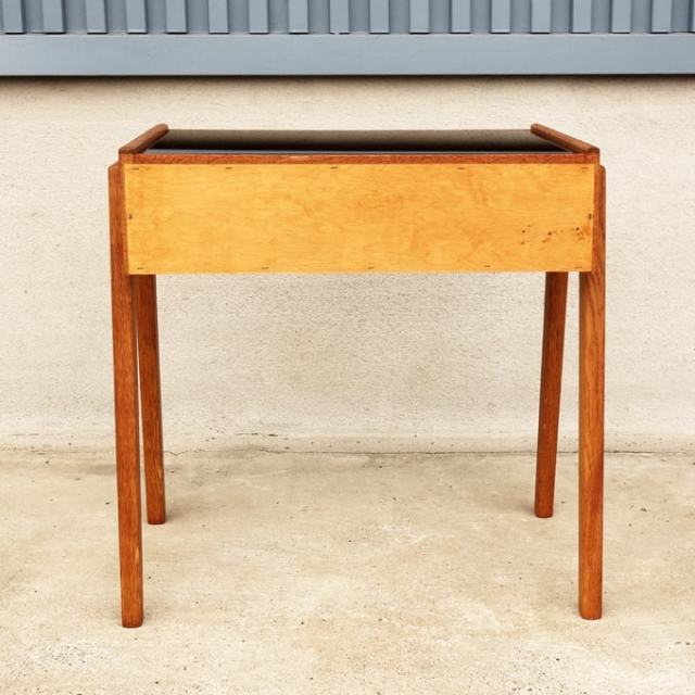 ヴィンテージのナイトテーブル　オーク