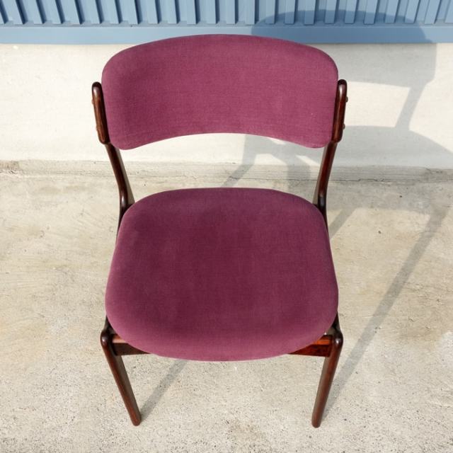 ヴィンテージ椅子　紫ファブリック座面