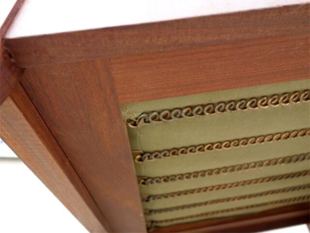 イージーチェア座面裏