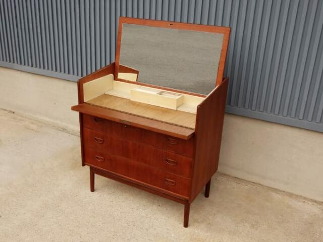 北欧ヴィンテージチェスト　鏡付き