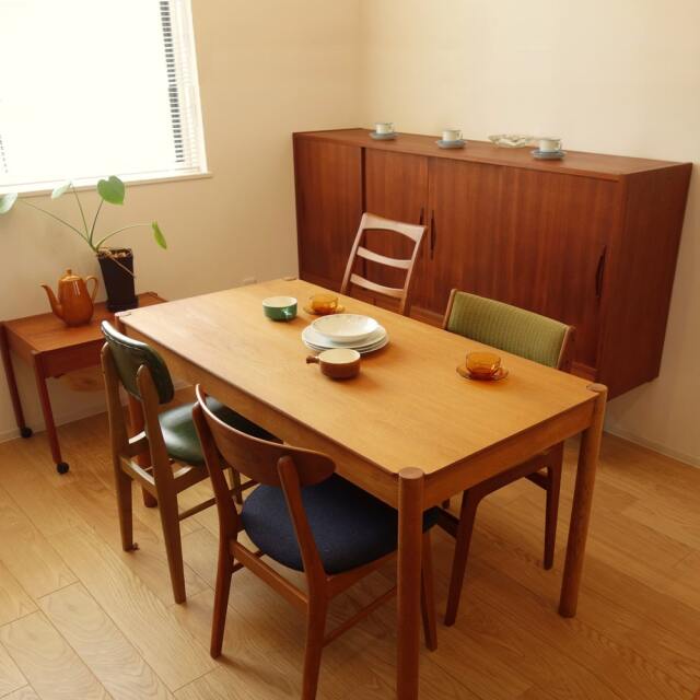 北欧ヴィンテージ木製ダイニングテーブル