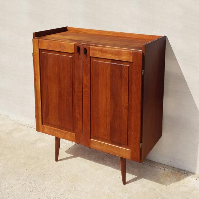 ヴィンテージ木製キャビネット扉付き｜アンバーデザイン 