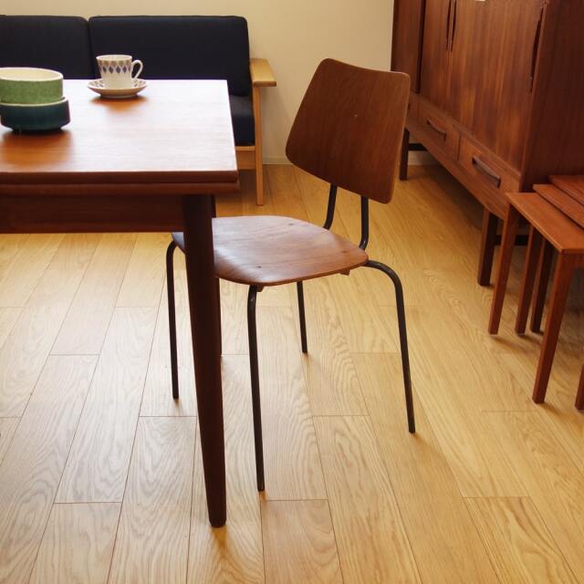 インダストリアルなヴィンテージ椅子