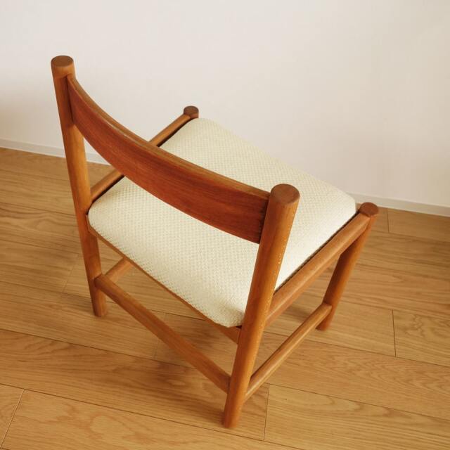 北欧ダイニングチェア　上面