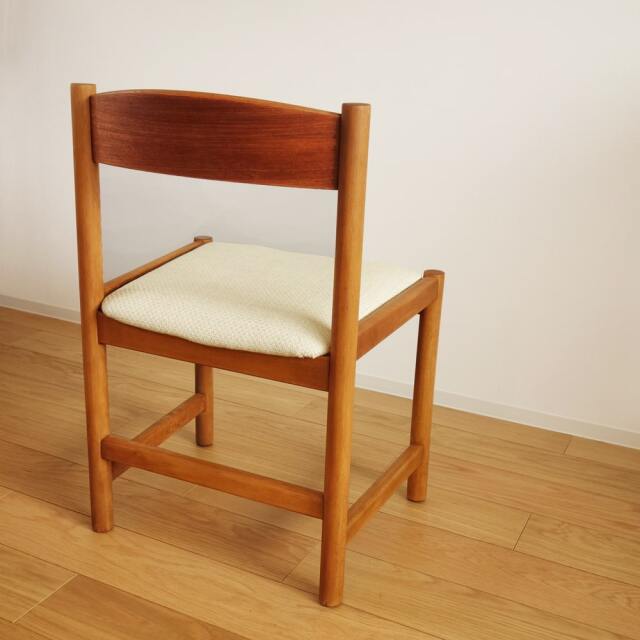 ビンテージチェア右後ろ